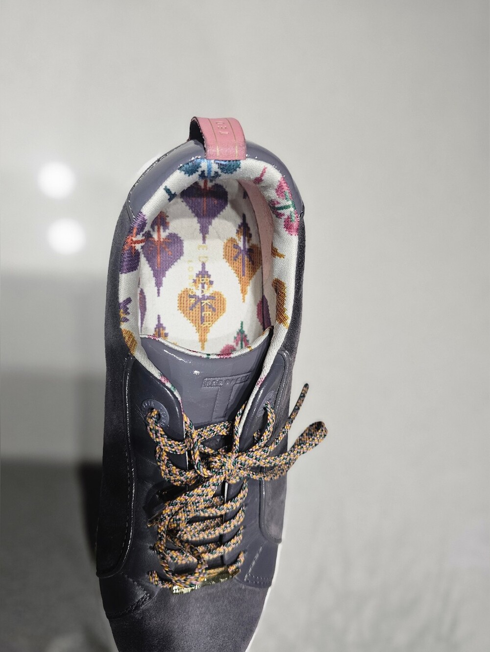 TED BAKER Espadrilles / Sneakers en Daim Gris à Logo - Picture 9 of 9
